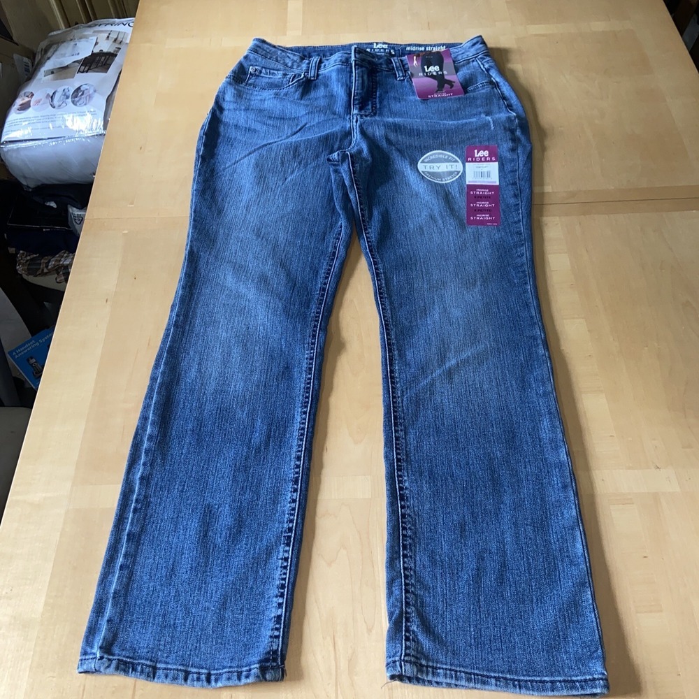 Lee Riders Jeans Size 8 Petite Straight Mid Rise Womens